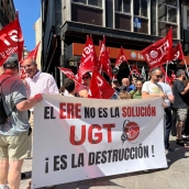 Concentración de CGT por el ERE de Teleperformance en Ponferrada 