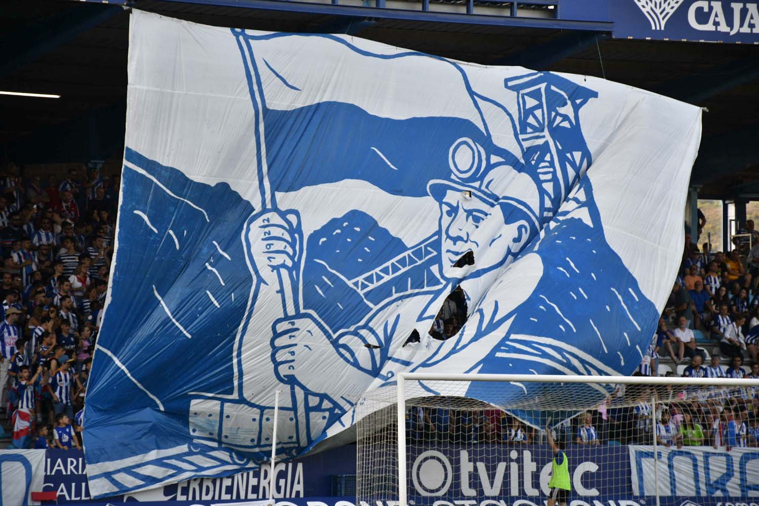 Inicio del partido Ponferradina Antequera (8) Inicio del partido Ponferradina Antequera (8)