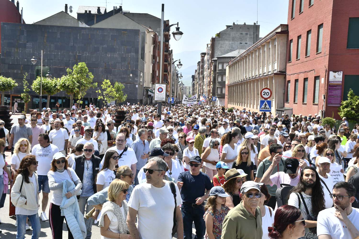 Manifestación en Ponferrada de Oncobierzo (11)