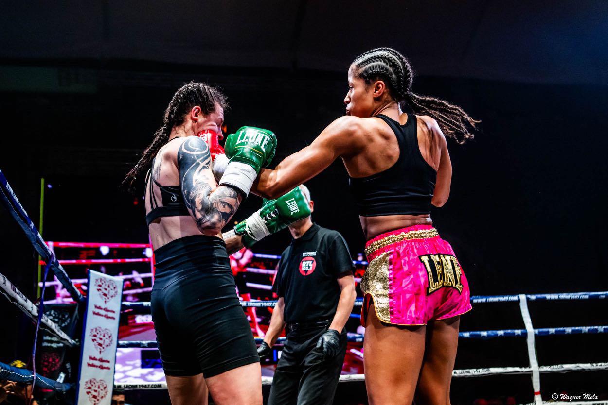 Débora Évora campeona del mundo de kickboxing 