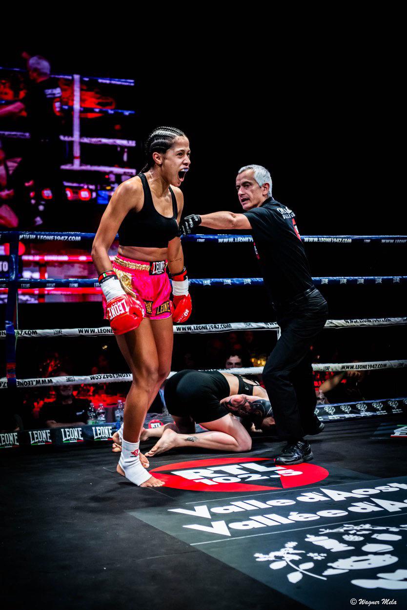 Débora Évora campeona del mundo de kickboxing 