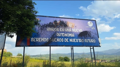 Valla de Ponferrada dañada.
