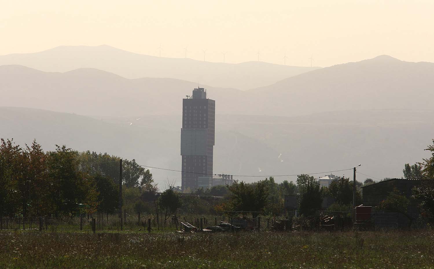César Sánchez ICAL . Intensa calima en El Bierzo | Alerta en Castilla y León por la intrusión de partículas de polvo africano