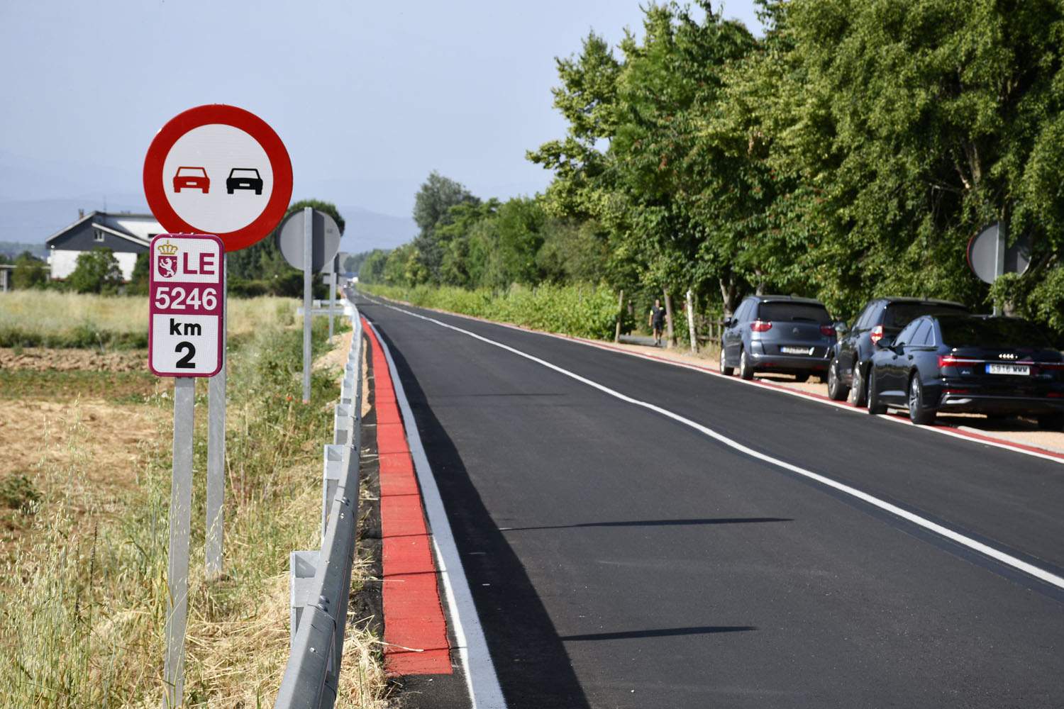 Renovación de la carretera que conecta Cacabelos Arganza (1). Archivo. Cacabelos inicia la expropiación de terrenos para las obras de ensanche y mejora de la carretera LE-5213 entre Quilós y la LE-5246