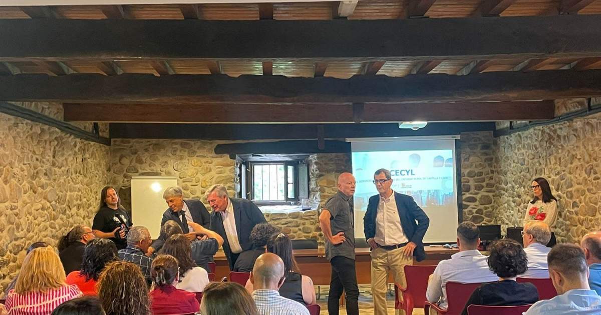 El Instituto para la Competitividad Empresarial presenta en El Bierzo los cheques a la digitalización y reducción de la burocracia para las empresas asentadas en lo rural