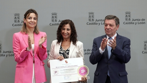 La concejal de Interculturalidad, Diversidad y Solidaridad, Ivelisse Martínez, ha participado esta mañana en la presentación del sello ‘Castilla y León Solidaria’