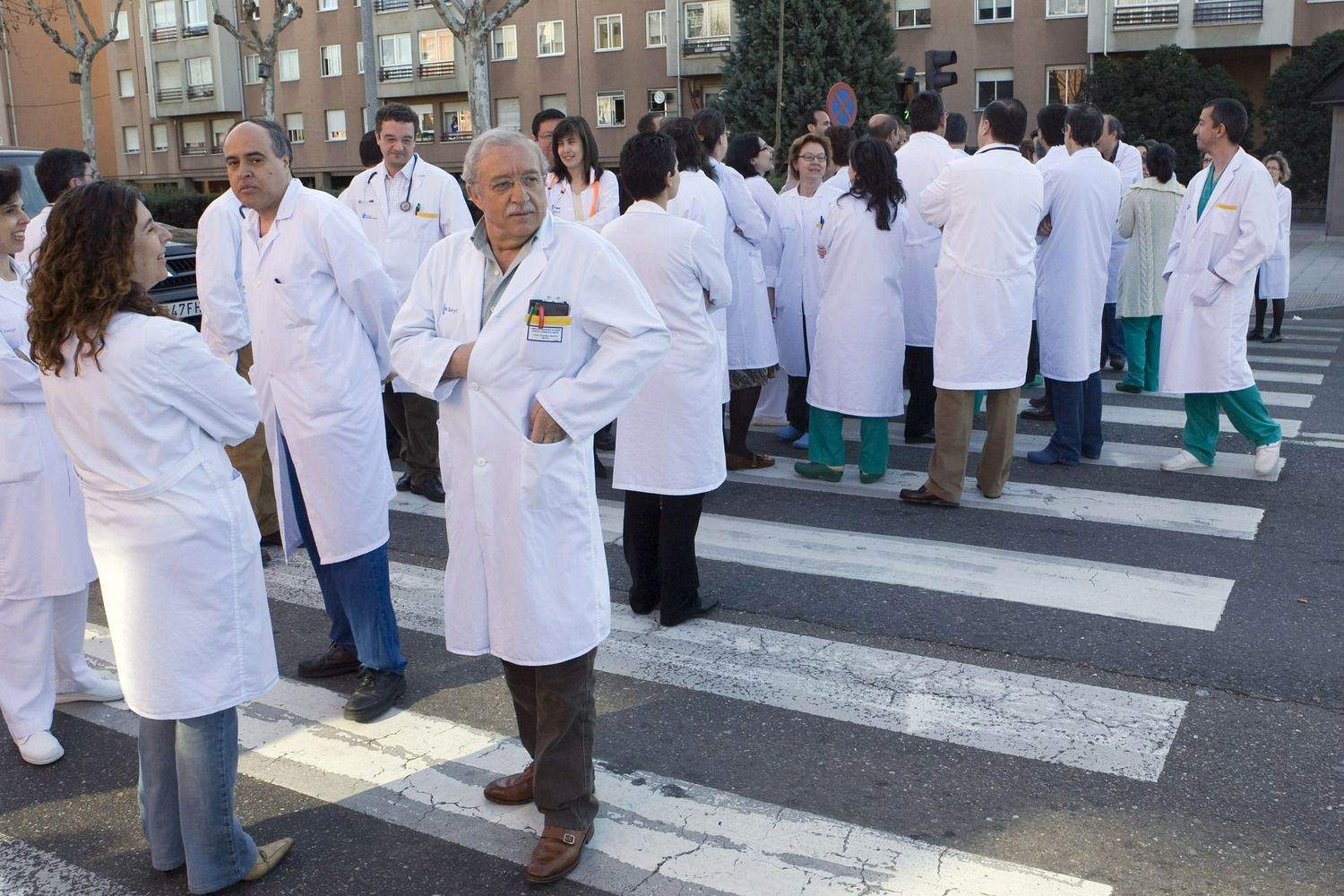 Imagen de archivo de una huelga de médicos | La huelga de médicos suspende el 35% de las cirugías en el Hospital de León y moviliza a 470 facultativos de la provincia