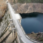 Presa del pantano de Bárcena