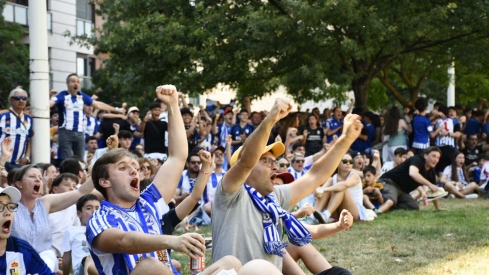 La Rosaleda fue una marea blanquiazul (17)