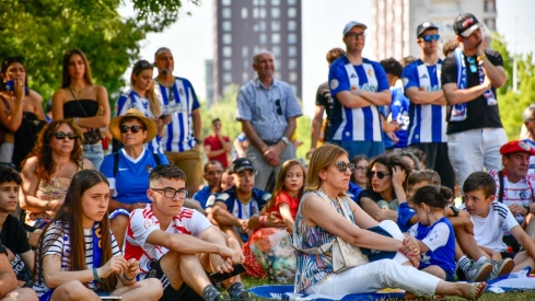 La Rosaleda fue una marea blanquiazul  (26)
