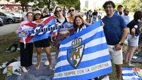 La Rosaleda fue una marea blanquiazul  (71)