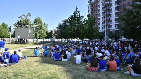La Rosaleda fue una marea blanquiazul  (98)