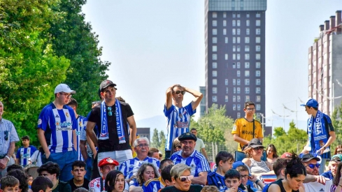 La Rosaleda fue una marea blanquiazul en la ida de la final del Play off