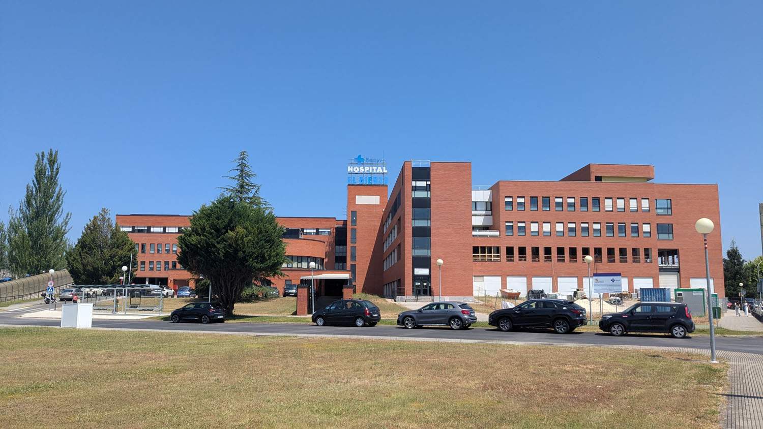 Hospital del Bierzo (4) | Sacyl refuerza la sanidad en El Bierzo con 22 plazas de Atención Primaria y 14 contratos hospitalarios propios