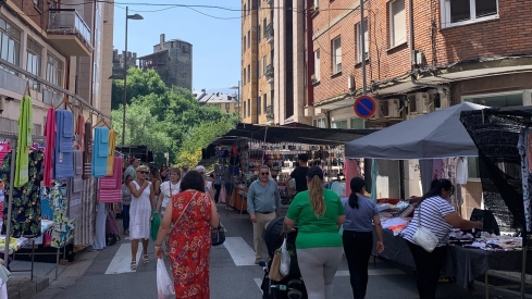 Mercado de los miércoles y sábados de Ponferrada | Foto: concejal de Comercio de Ponferrada, David Pacios