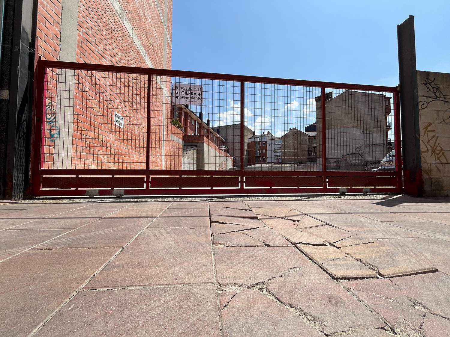 Cierre parkings ilegales de la calle Real de Ponferrada.