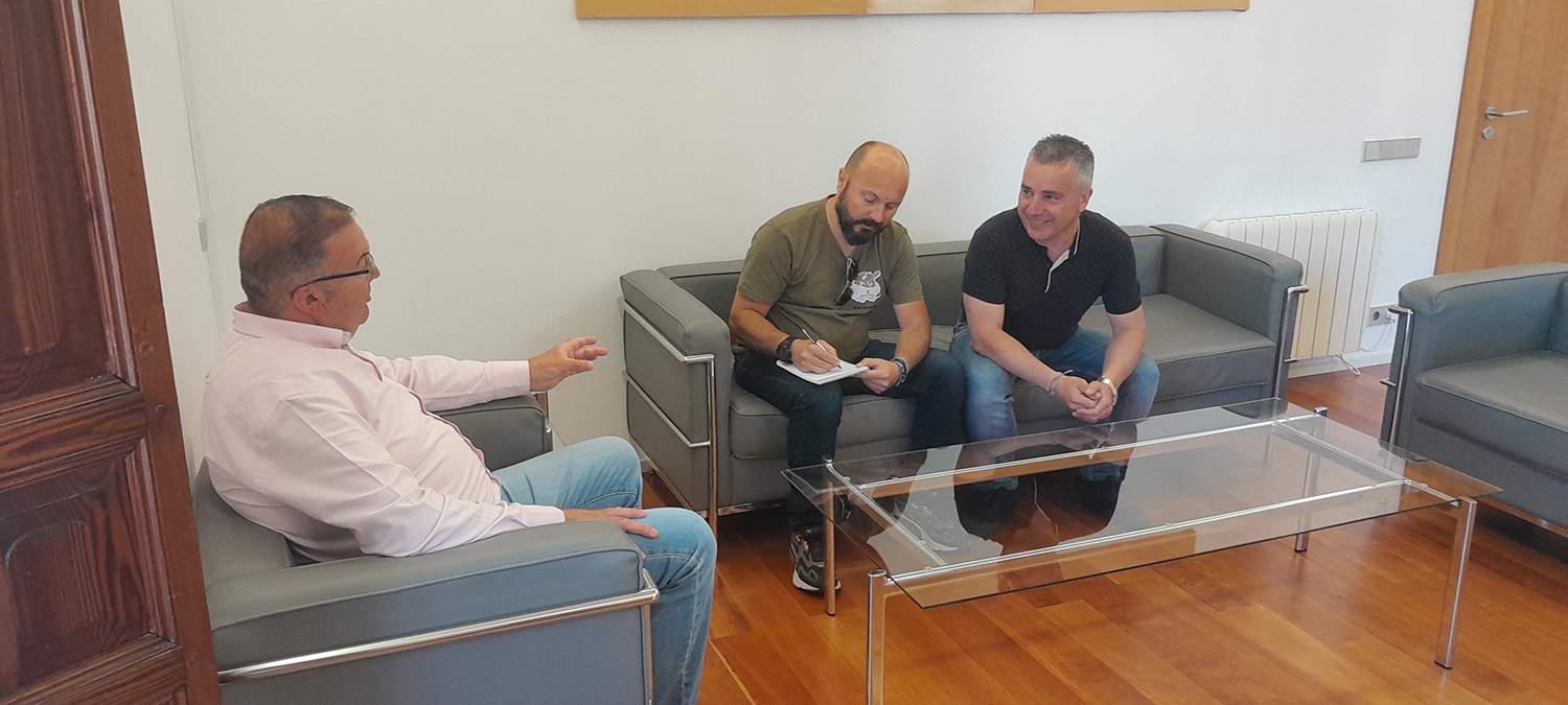 Reunión del diputado de Fomento, Roberto Aller, y la Plataforma por una Carretera Digna