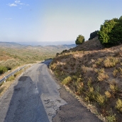 Carretera entre Salas de los Barrios y San Cristóbal de Valdueza