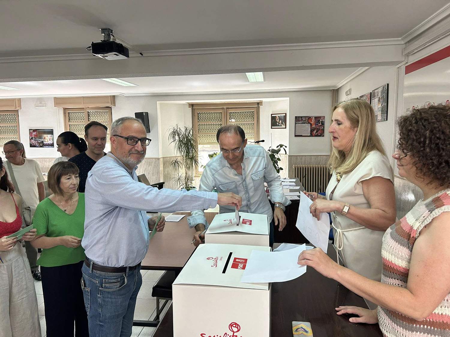 Olegario Ramón durante la reelección.