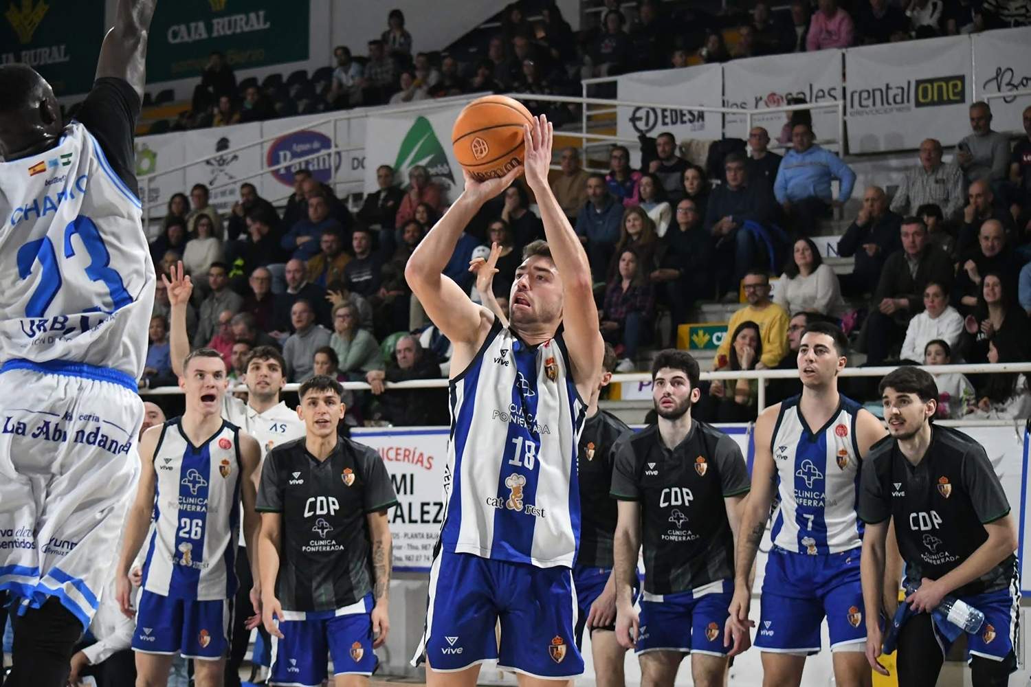 El jugador del Clínica Ponferrada, Sergio Romero 2 El jugador del Clínica Ponferrada, Sergio Romero 2