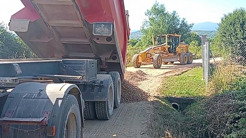 Ponferrada mejora la conexión rural con el asfaltado de caminos en San Lorenzo, Villar de los Barrios y Puente Boeza