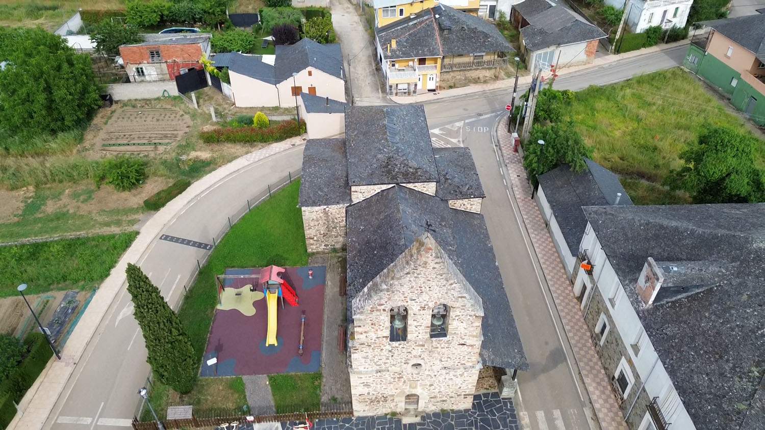 Magaz de Arriba Del cielo a la raíz del Bierzo (1)