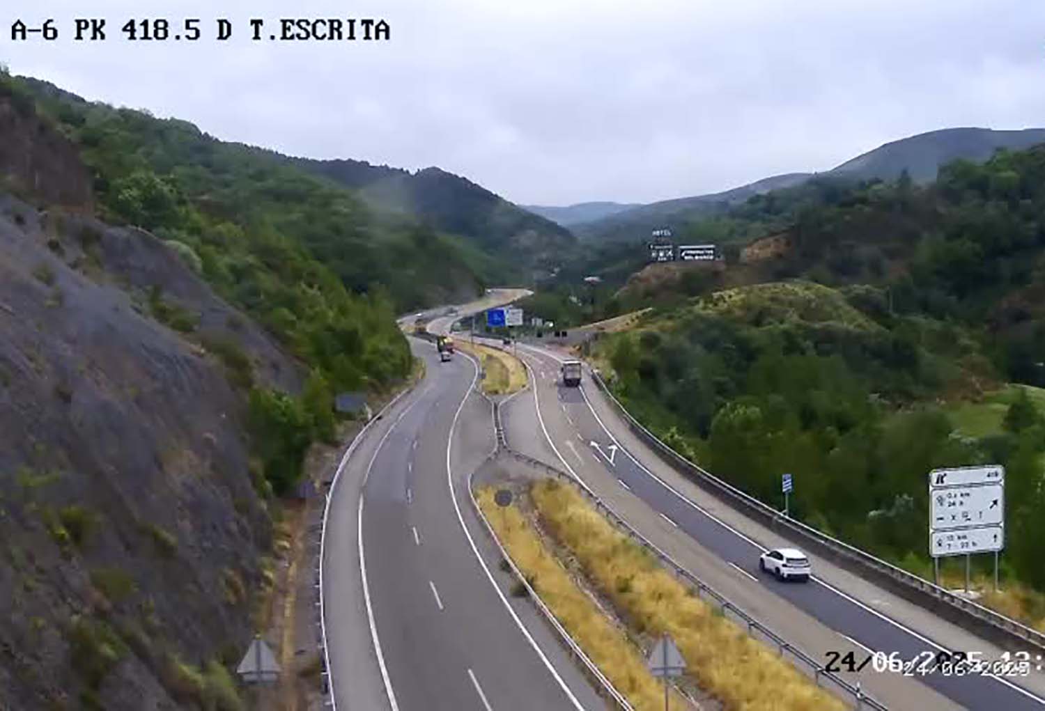 A-6 a la altura de Vega de Valcarce | La A-6 registrará este miércoles cortes de tráfico entre Trabadelo y Vega de Valcarce