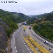 A-6 a la altura de Vega de Valcarce | La A-6 registrará este miércoles cortes de tráfico entre Trabadelo y Vega de Valcarce