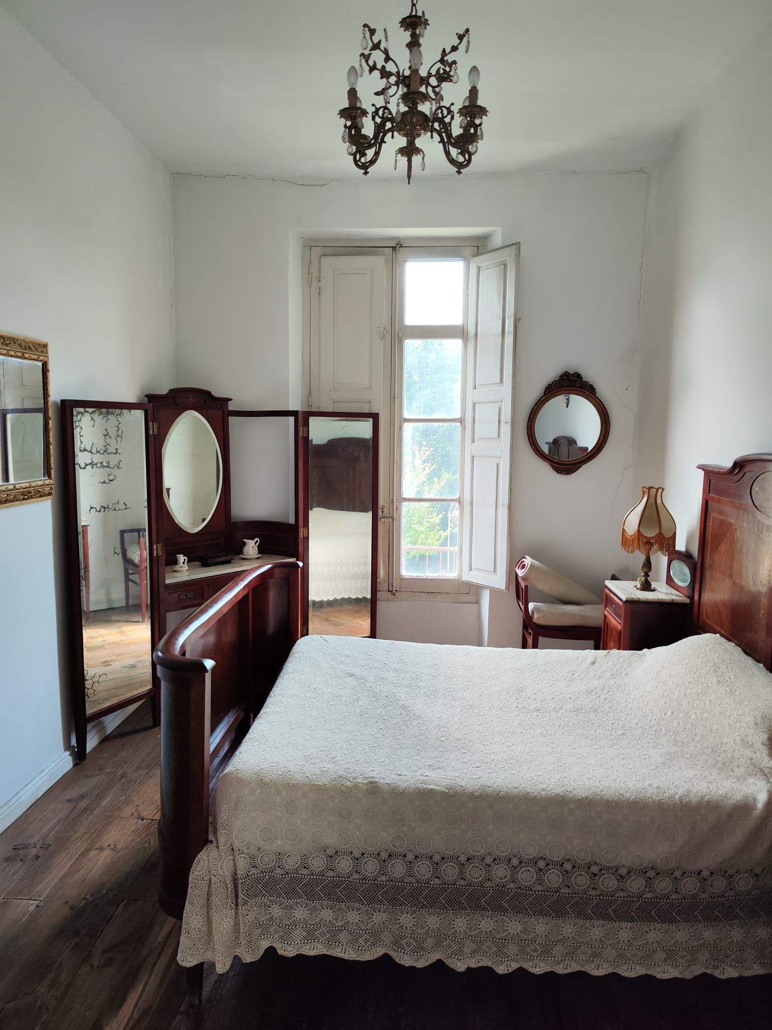 Piezas a la venta en la Home Market de Cacabelos (3) Piezas a la venta en la Home Market de Cacabelos (3)