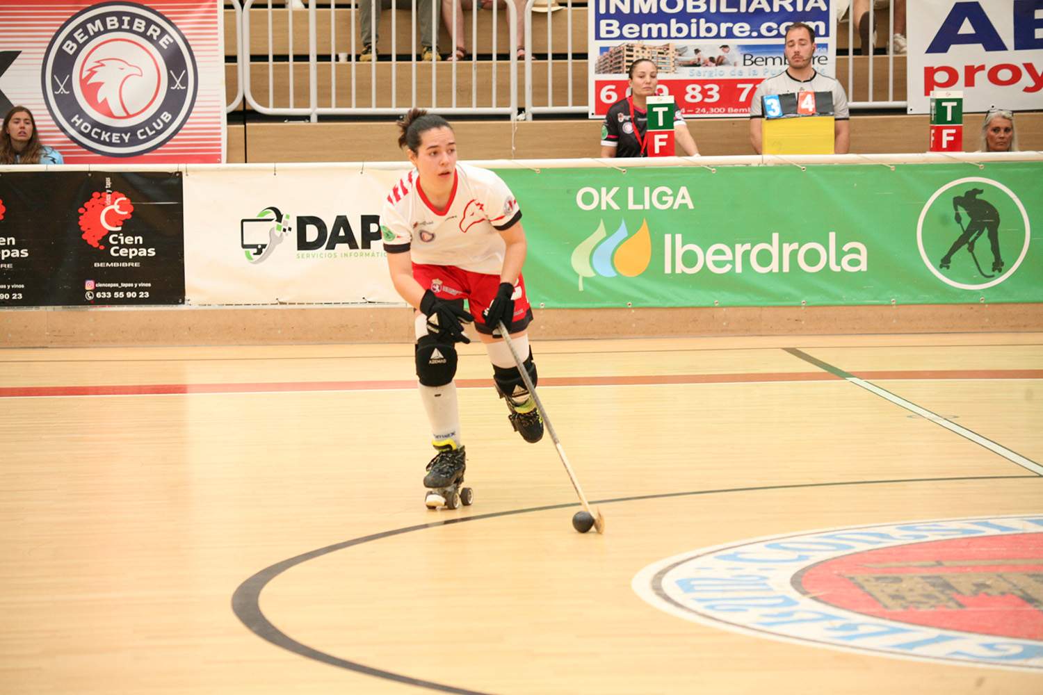 Laura Porta seguirá mostrando su clase en el Bembibre Hockey Club