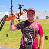 El arquero berciano Héctor González | El arquero berciano Héctor González roza el podio en el Campeonato de España Júnior de tiro con arco