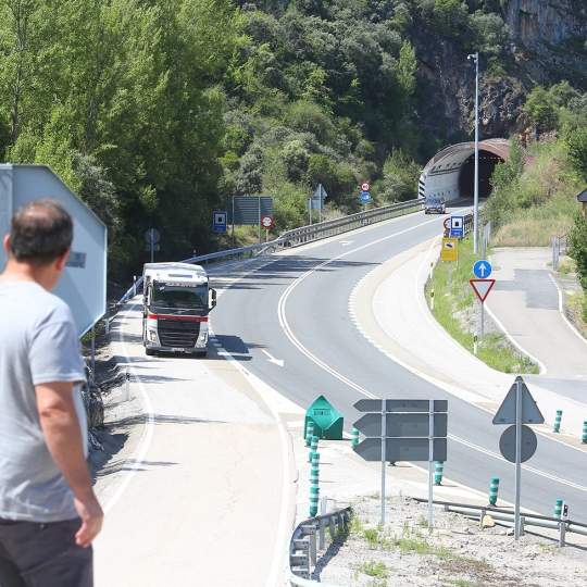 César Sánchez ICAL. Carretera N 120 entre Villamartín de la Abadía y Orense, por dónde discurriría la autovía A 76 entre Ponferrada y Orense.