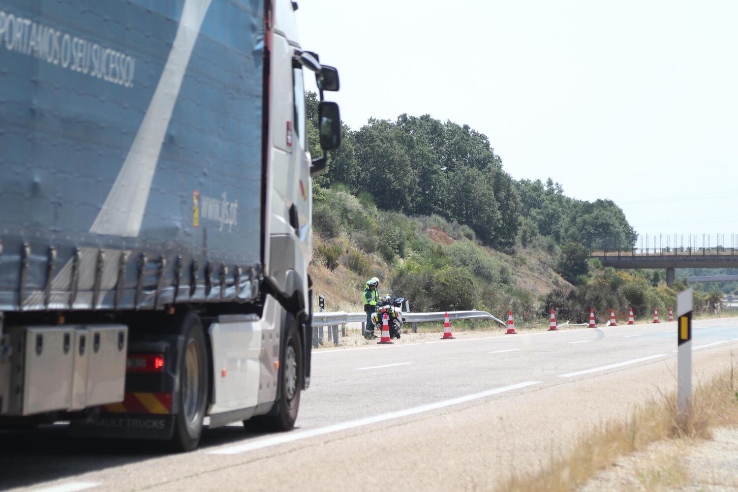Fallecen el futbolista del Liverpool Diogo Jota y su hermano en un accidente en la A-52 en Cernadilla (Zamora) | ICAL Fallecen el futbolista del Liverpool Diogo Jota y su hermano en un accidente en la A-52 en Cernadilla (Zamora) | ICAL