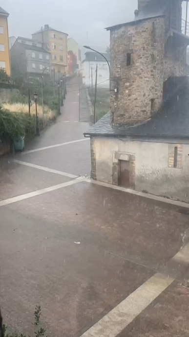 Fuerte tormenta en Toreno.