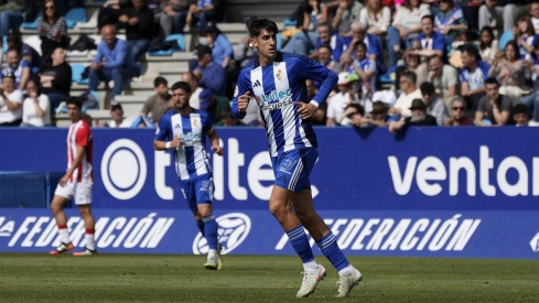 Pau Ferrer renueva su contrato con la Ponferradina 