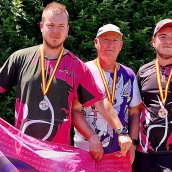 Los tiradores Alejandro y Héctor González en el podio del Campeonato Absoluto de Castilla y León de Tiro con Arco