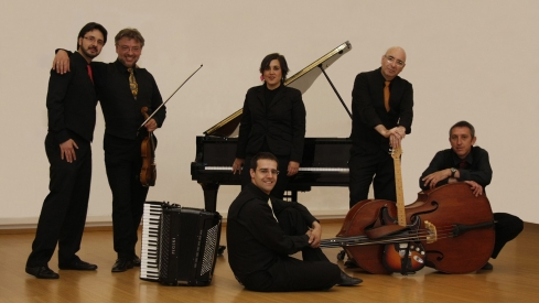 Sexteto de Concertango que cerrará el ciclo 'Las piedras cantan' | El Castillo de Ponferrada despide el ciclo 'Las piedras cantan' con un concierto de tango 