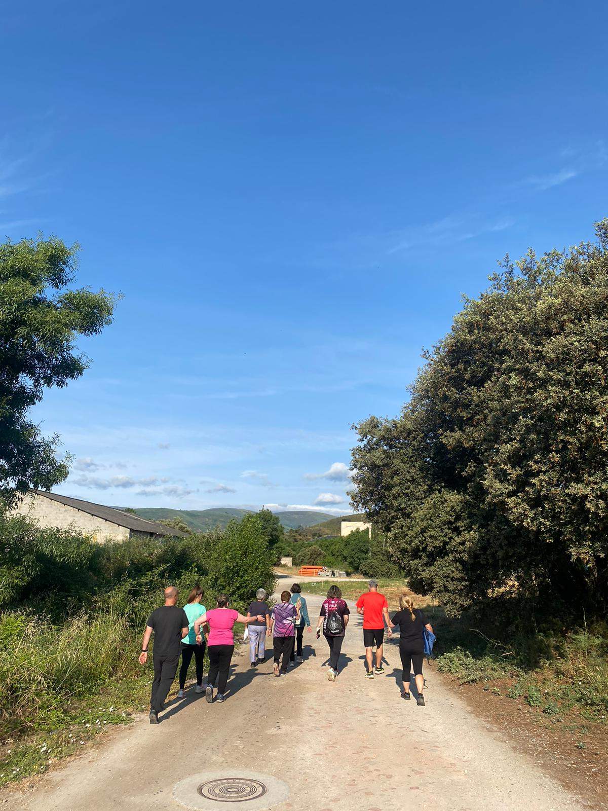 Participantes de la iniciativa 'Camina por la salud' de Puente de Domingo Flórez (3)