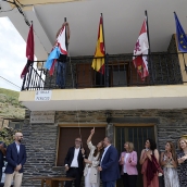 Izado de Peranzanes | Peranzanes revive 25 años después el primer izado de la Bandera del Bierzo con "identidad, historia y orgullo"