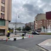 Obras de señalización en la rotonda Luis del Olmo | Ponferrada ultima las obras que conectan la Plaza Luis del Olmo con la avenida de España