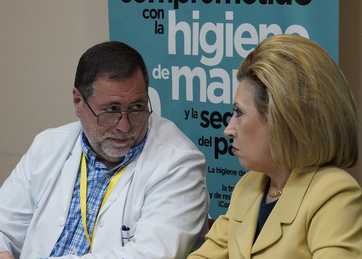 César Sánchez ICAL. La gerente regional de Salud, Violeta Martínez Pindado, preside la Comisión de seguimiento del Plan de Garantía Asistencial para El Bierzo. Junto a ella el gerente del hospital El Bierzo .