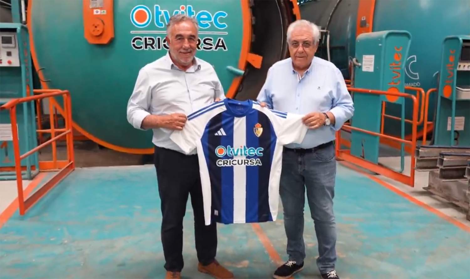 Primera equipación de la Ponferradina