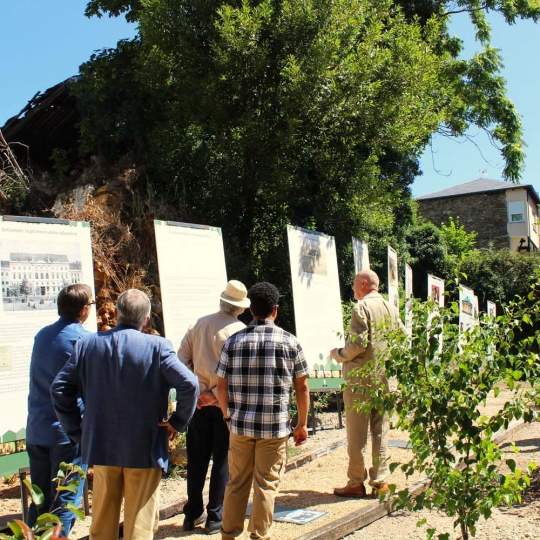 Inauguración del Jardín Romántico de Villafranca del Bierzo (2) Inauguración del Jardín Romántico de Villafranca del Bierzo (2)