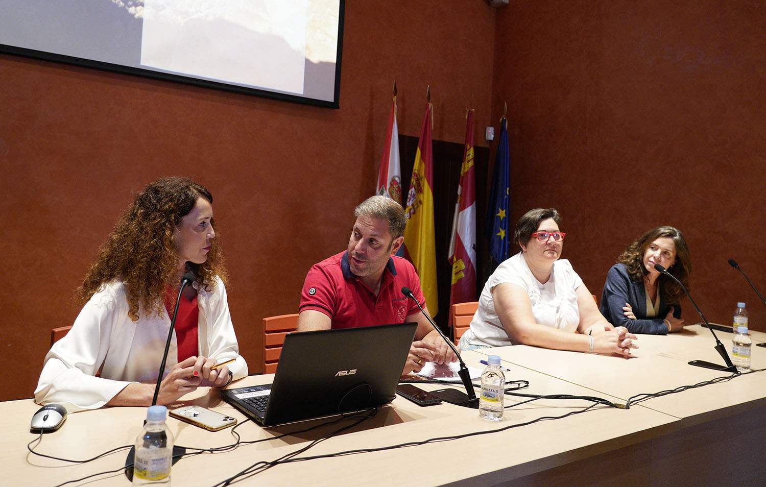 César Sánchez ICAL. La gerente de la Fundación Las Médulas, Marián Revuelta (I), junto a la CEO de Spain Is Excellence, Ana Alonso (D), y el concejal de Infraestructuras, Medio Rural, Turismo, Patrimonio Histórico 1