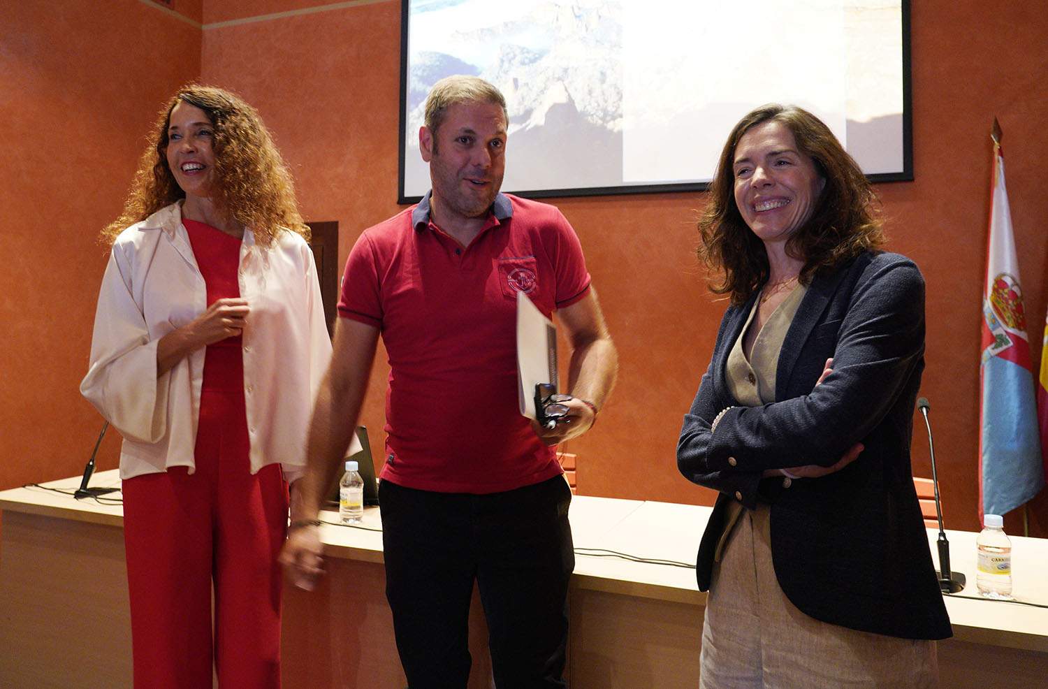 César Sánchez ICAL. La gerente de la Fundación Las Médulas, Marián Revuelta (I), junto a la CEO de Spain Is Excellence, Ana Alonso (D), y el concejal de Infraestructuras, Medio Rural, Turismo, Patrimonio Histórico.