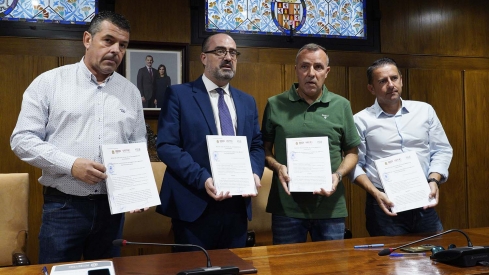 Ponferrada sella un "acuerdo histórico" con sindicatos y patronal para fomentar el empleo y reforzar las políticas sociales