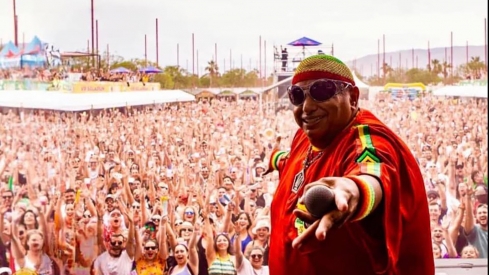 El cantante King Africa durante un concierto  Facebook: King África