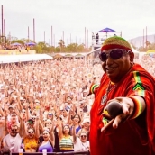 El cantante King Africa durante un concierto  Facebook: King África
