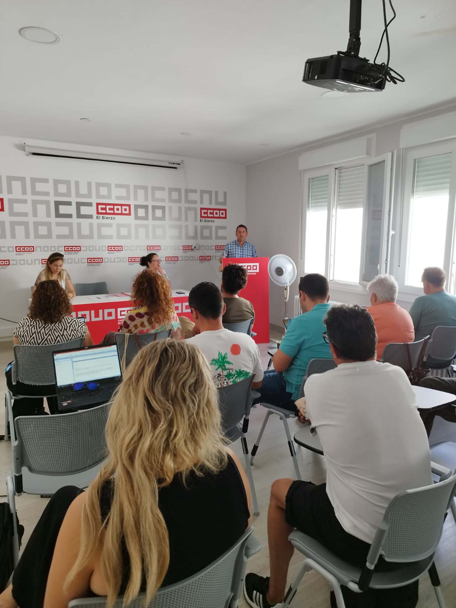 Consejo comarcal CCOO | CCOO no firmará el nuevo convenio de la pizarra de Castilla y León, pese a la subida salarial del 12% 