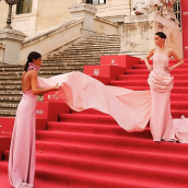Silvia Fernández junto Alexandra Pereira. Redes sociales de Silvia Fernández | El Bierzo 'da puntada' en los Premios de la Moda Española gracias a Silvia Fernández 